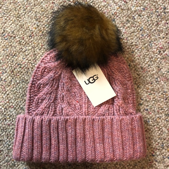 🎉 HP 🎉 🆕 UGG Cable Pom Beanie Smokey Pink - Picture 6 of 10
